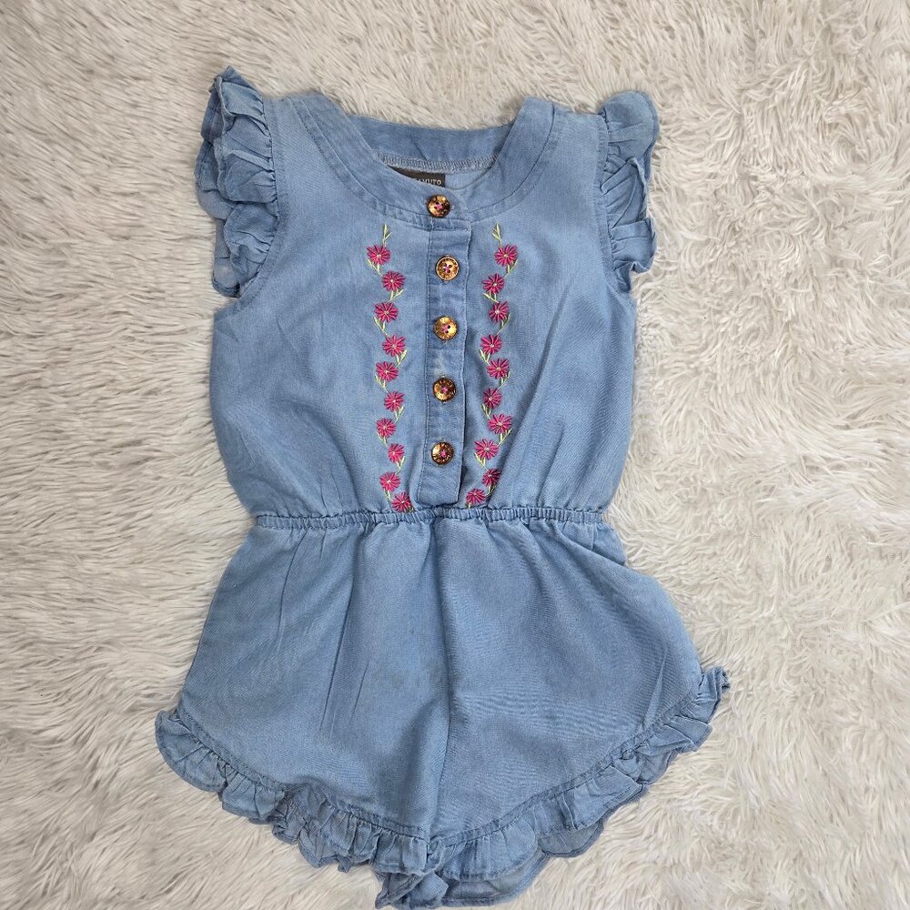 Vince Camuto Size 5 Lightweight Denim Romper Ruffles Floral Embroidery Buttons